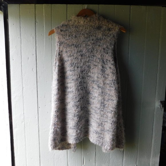 🦔 Fuzzy Furry Cozy Cardigan🐾 - Picture 16 of 16